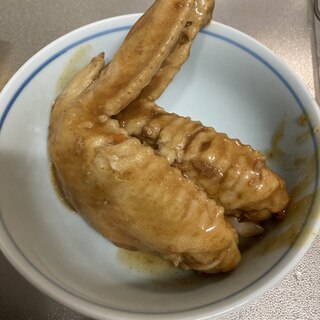 こってりオイスター煮込みの手羽先！